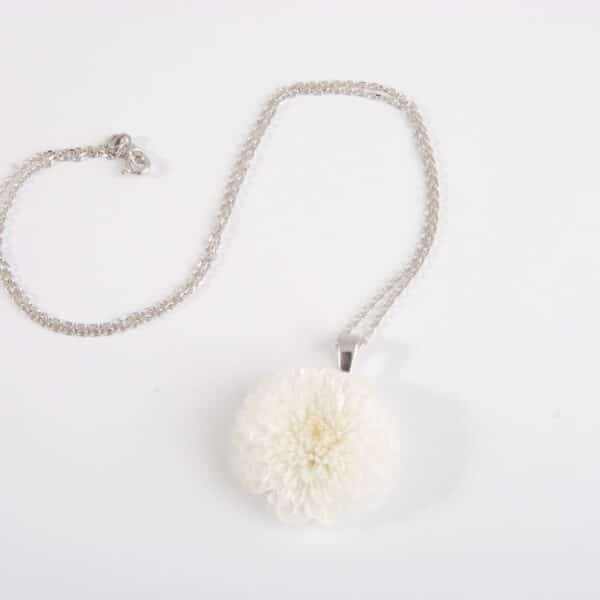Collier Pompon blanc