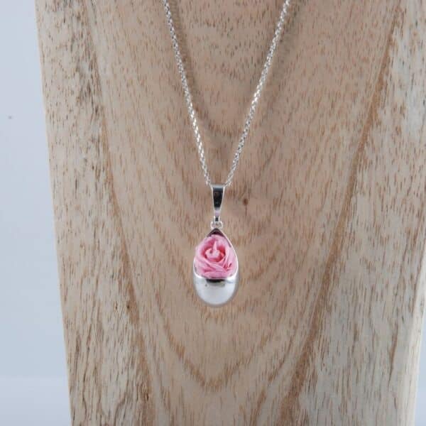 Collier petite goutte avec rose - rose pale